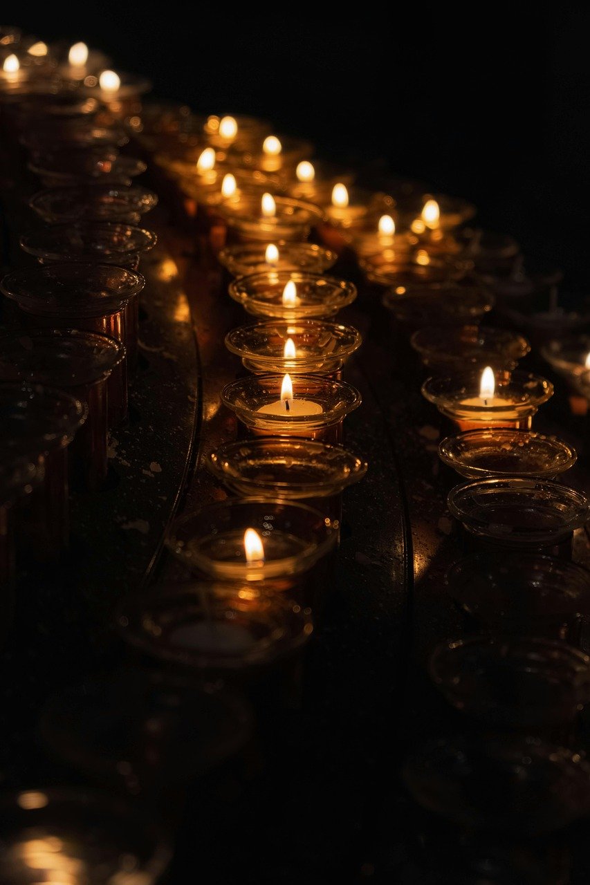 candles-9874140_1280